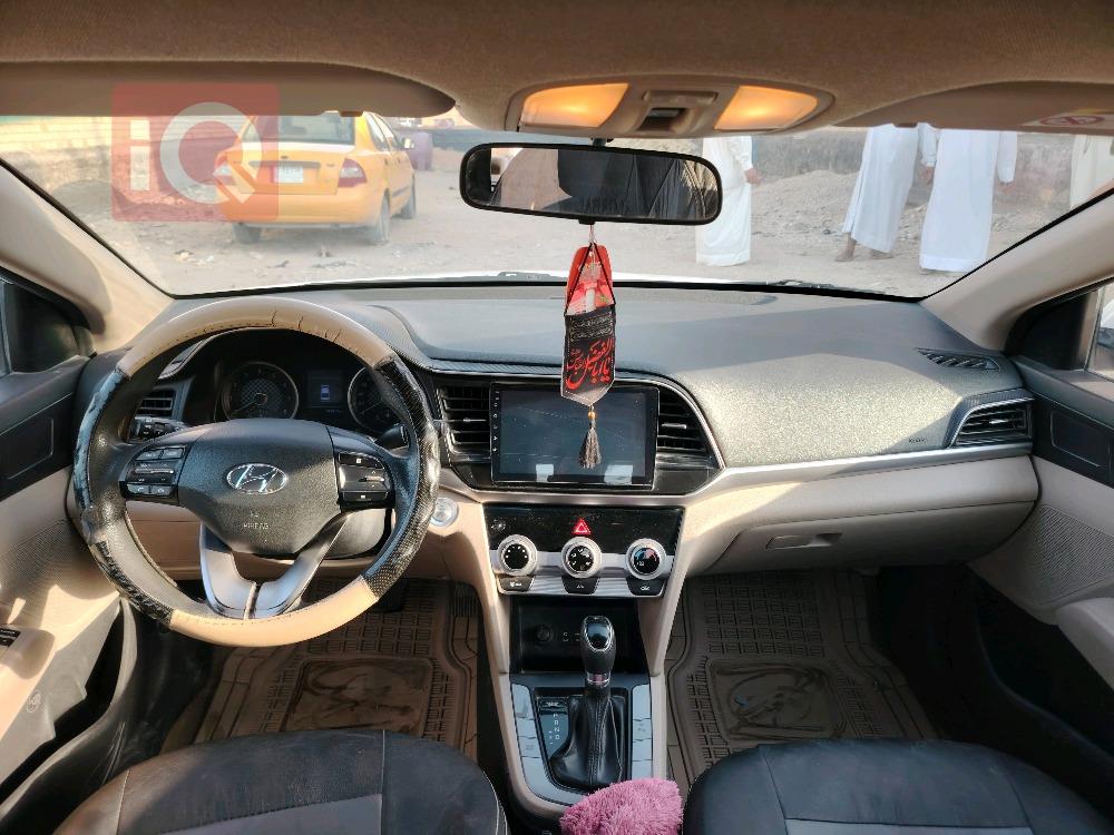 هیوندای ئەلەنترا